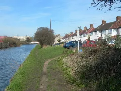 Bankside, Southall And Grand Union Canal Geograph.org.uk 368217