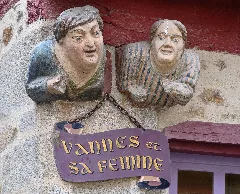 Bustes Vannes Et Sa Femme