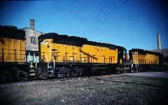 Chicago & North Western Cnw 952 (Sd45) & 6815 (Sd40 2) (10567353775)