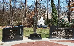 Desmond Doss Memorial Panoramio