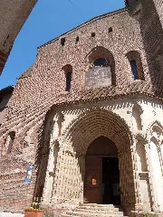 Façade Occidentale De L'église De Saint Pierre