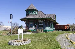 Glencoe On Train Station 2012 04 06