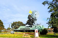 Headlie Taylor Header Museum