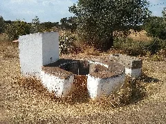 Poço No Monte Dos Magros Panoramio