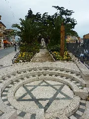 San Salvo Giardino Del Monumento Ai Caduti