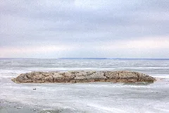 Surrounded By Ice (8613705606)