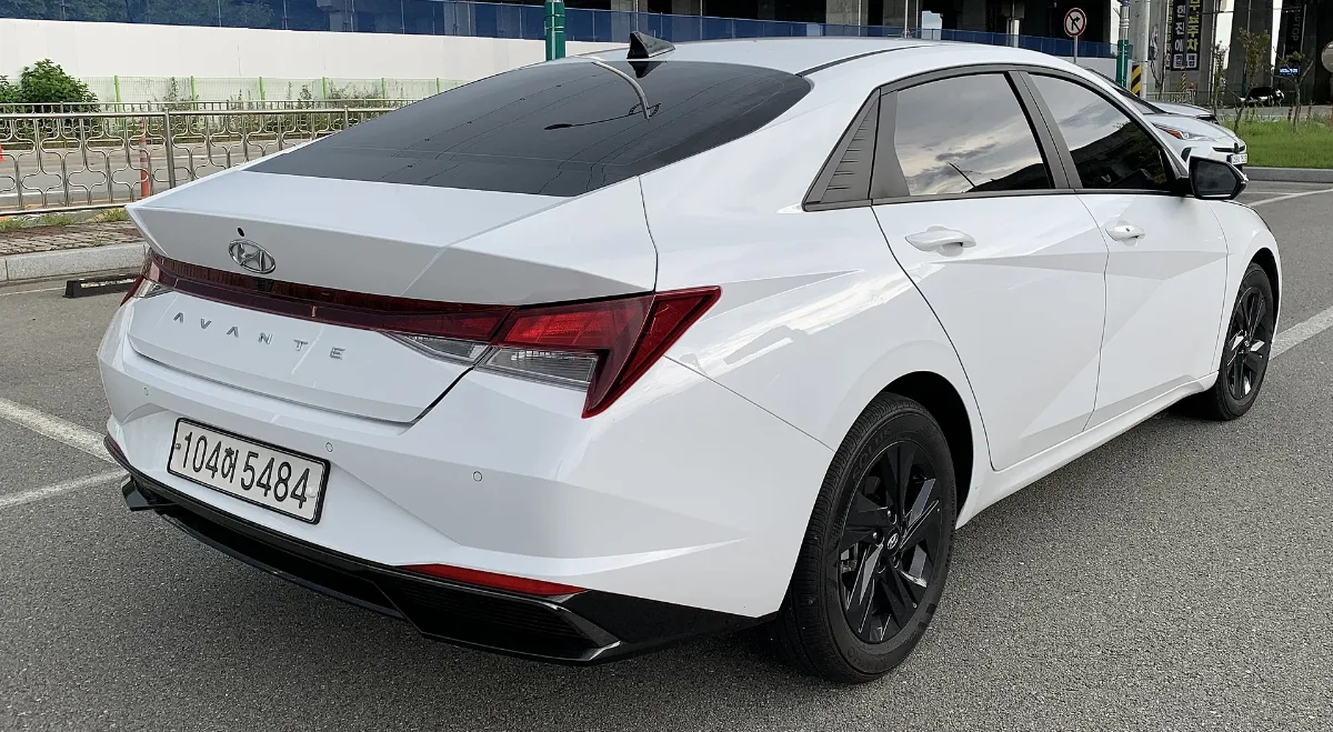 00 Hyundai Avante (Cn7) Hybrid 2