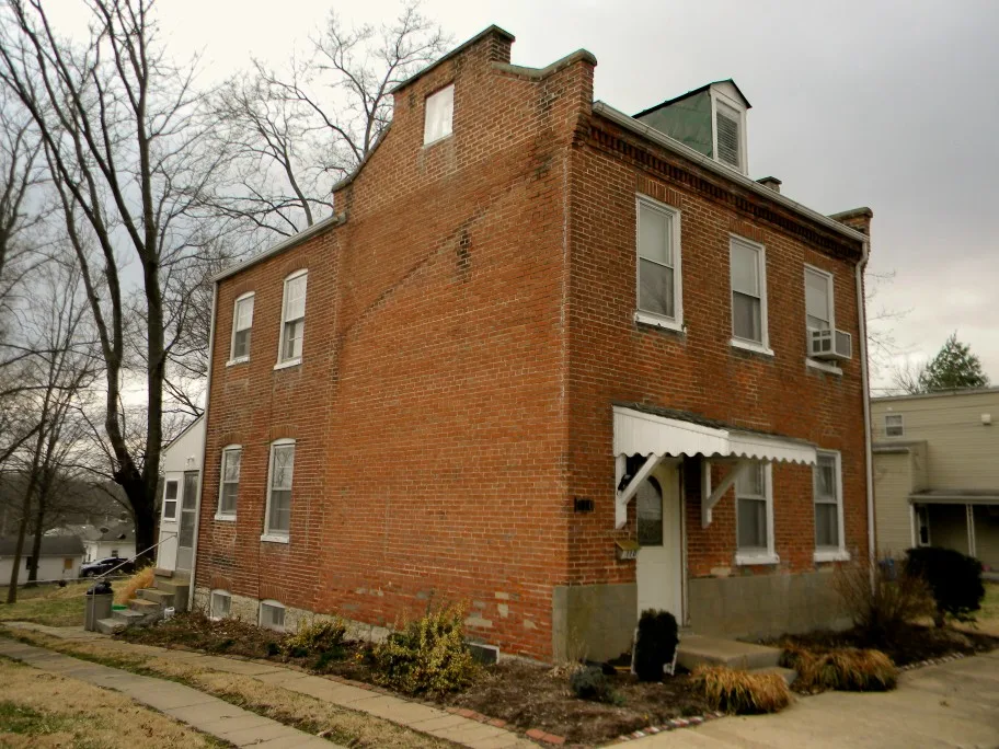 110 W Sixth Washington
