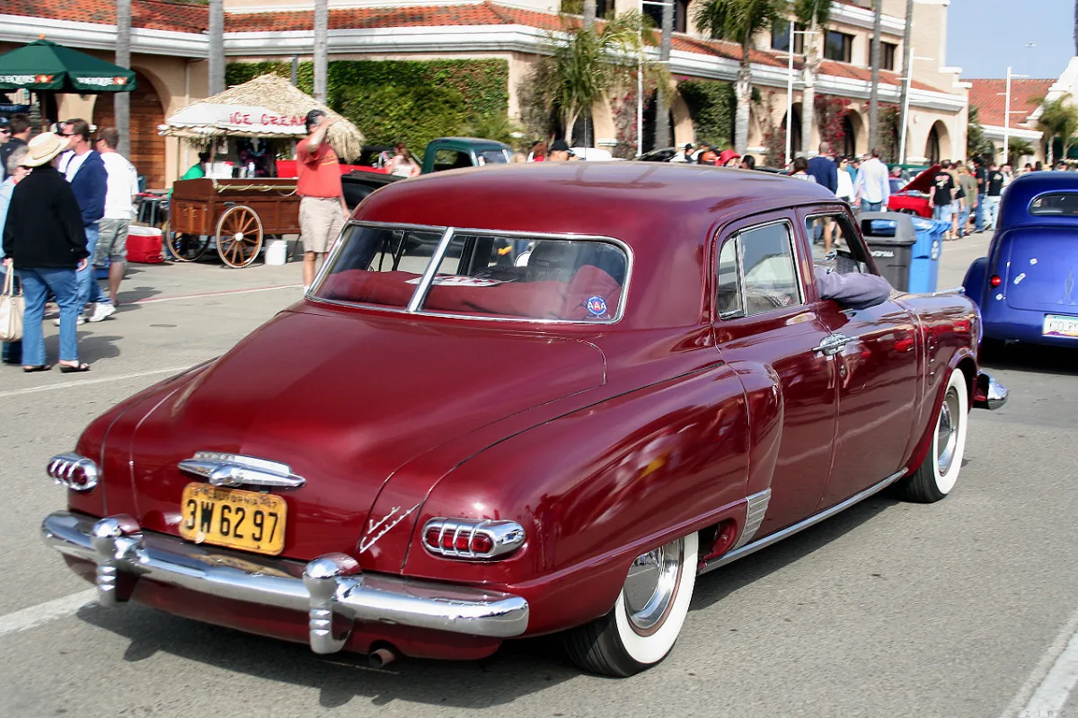 1947 Studebaker Land Cruiser 4D Sdn Maroon Rvr (4974742238)