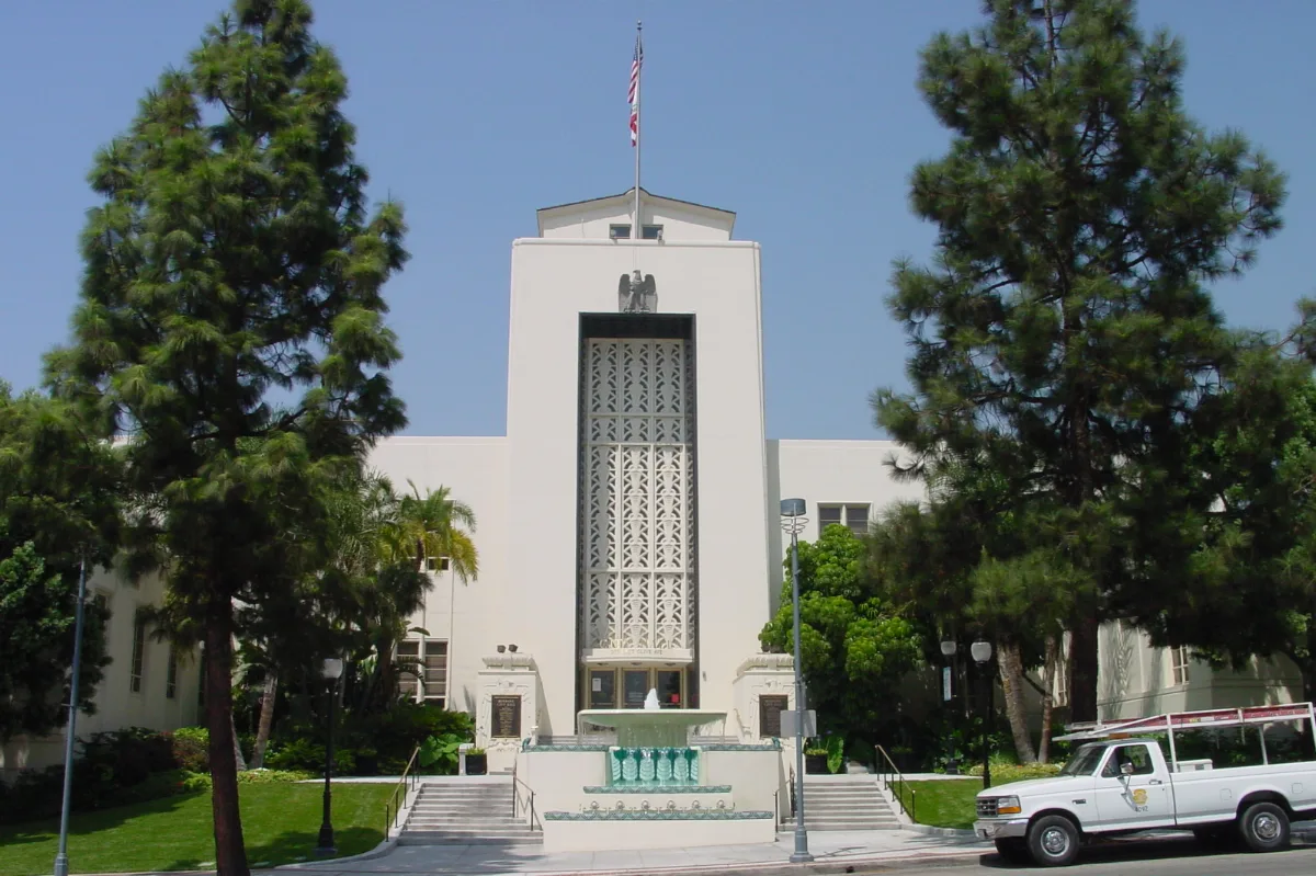 2000 0822 Cityhall2