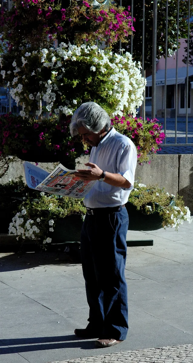 2005 Reading Newspaper Portugal 69716477