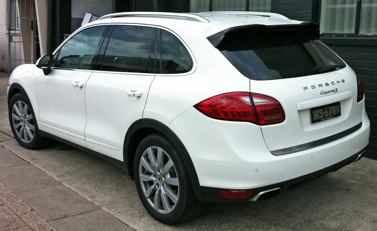 2010 2011 Porsche Cayenne (92A My11) S Wagon (2011 08 03) 02
