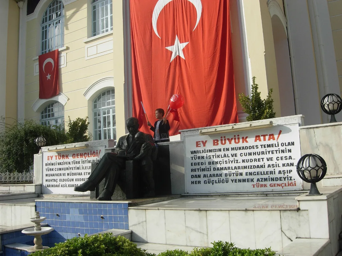 29 Ekim Longuner Panoramio