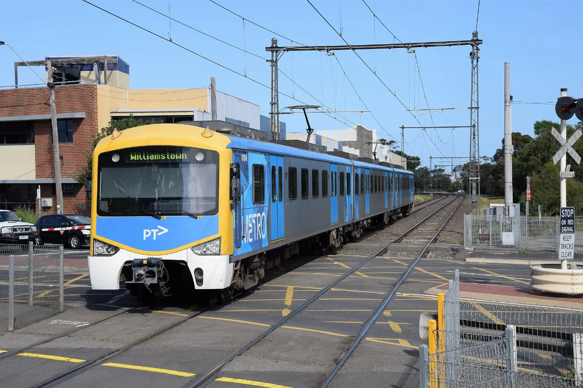 818M At North Williamstown(28294337526)