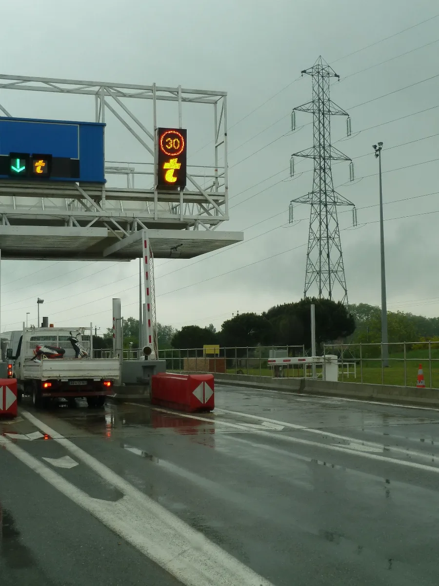A64.E80 Fra Vue13 Gare De Péage De Lestelle, Télépéage 30Km.h