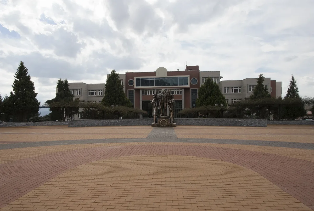 Atatürk Monument, Adnan Menderes University 01
