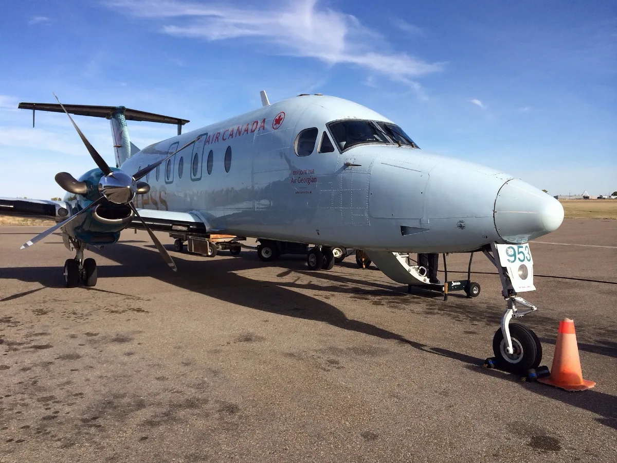 Beechcraft 1900D (Air Canada) (10278032494) (2)