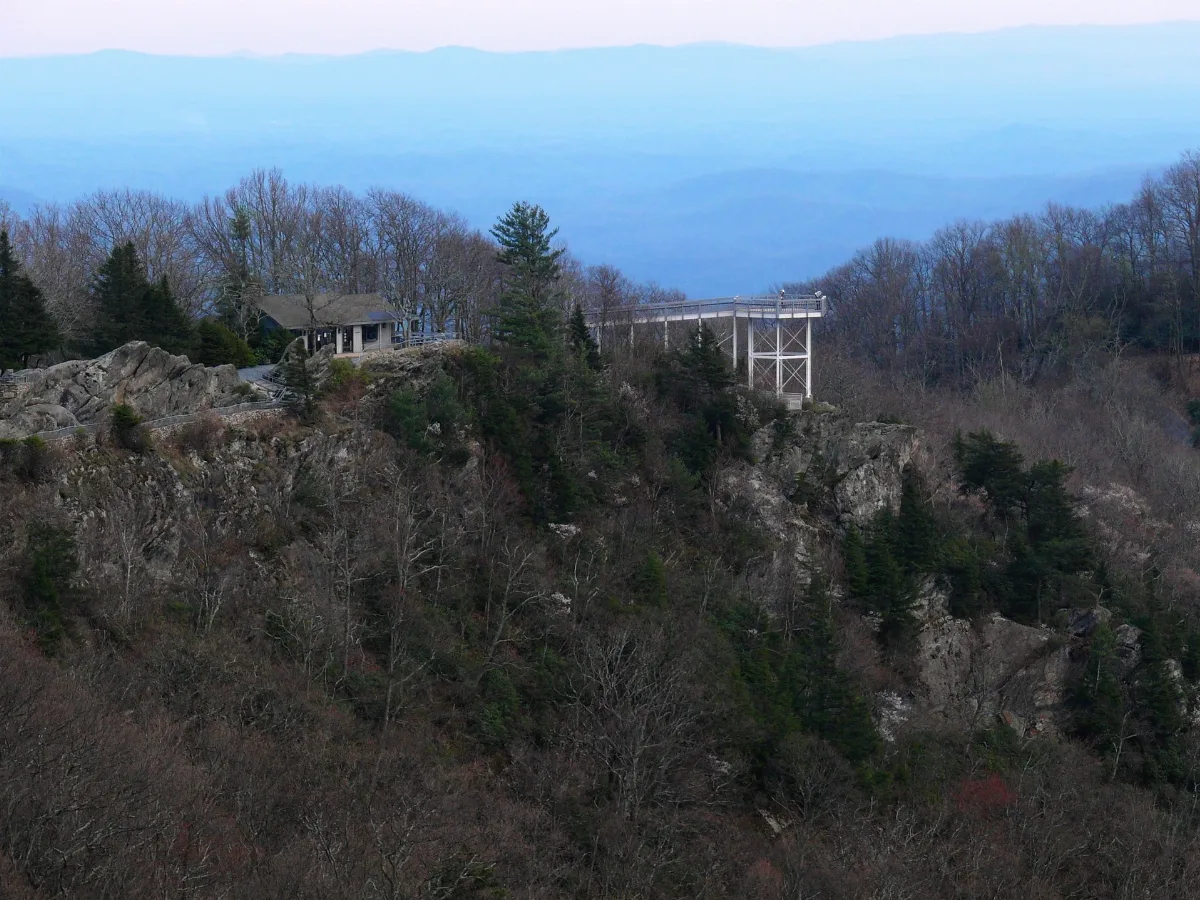 Blowing Rock 27527 1