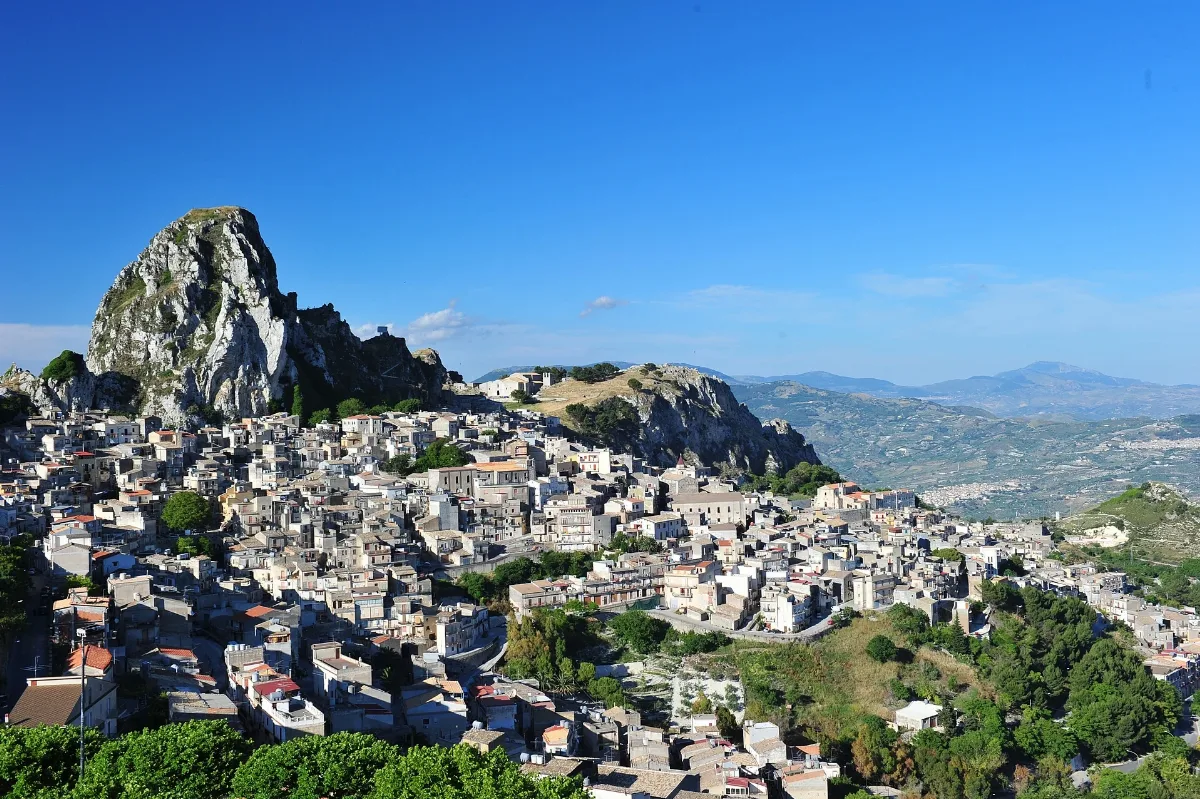Caltabellotta, Sicilia Giugno 2011