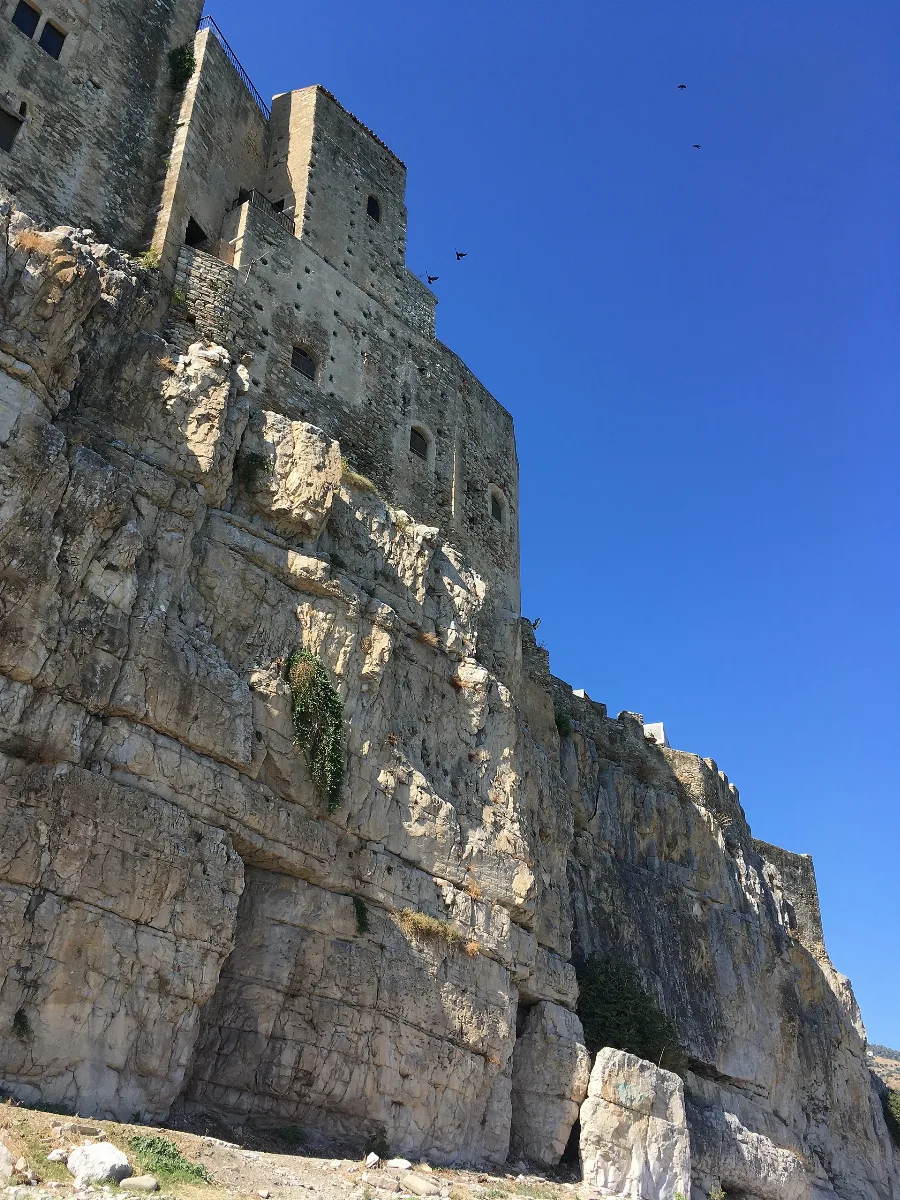 Castello Della Pietra (Roseto Capo Spulico) Settembre 2019 Vista Laterale 02