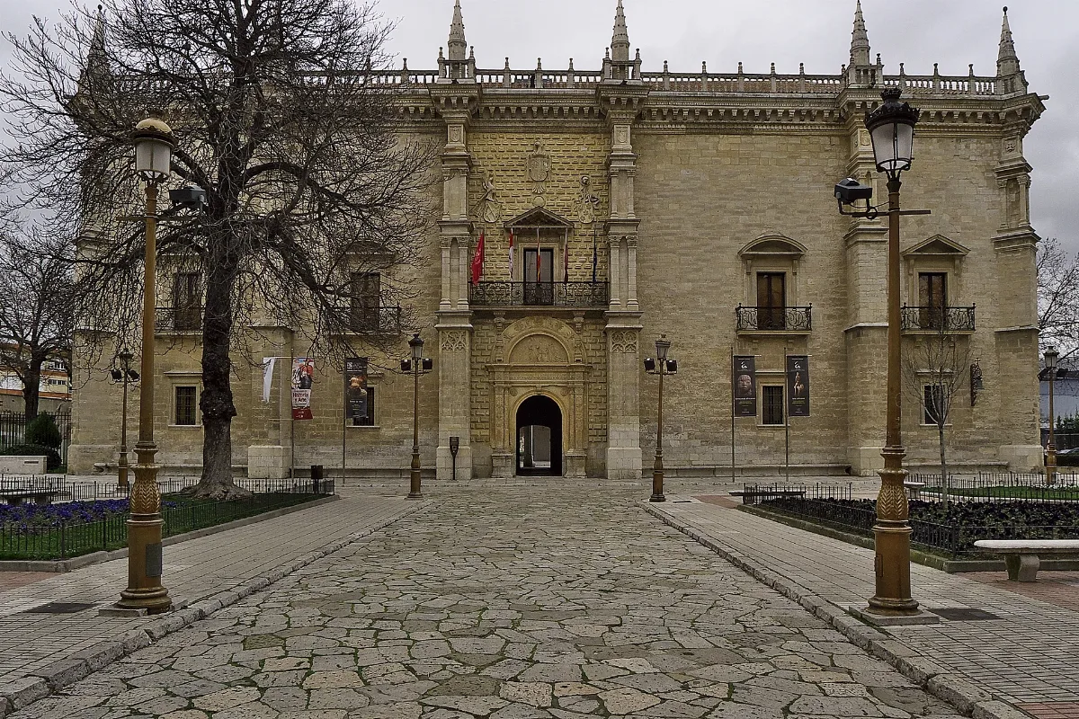 Colegio Mayor Santa Cruz (Valladolid). Fachada Principal