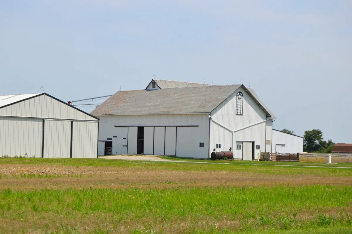 Henny Barn From Southwest