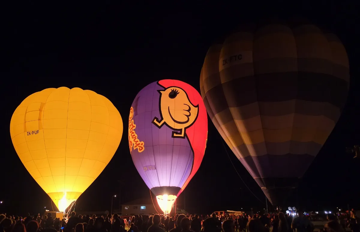 Hot Air Balloons Glowing At Night At Lift Off Levin Night Glow