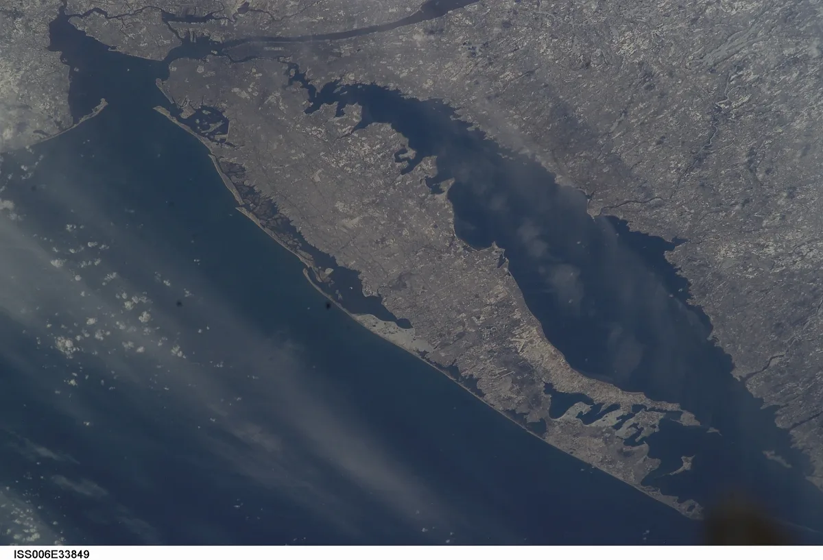 Iss006 E 33849 View Of New York