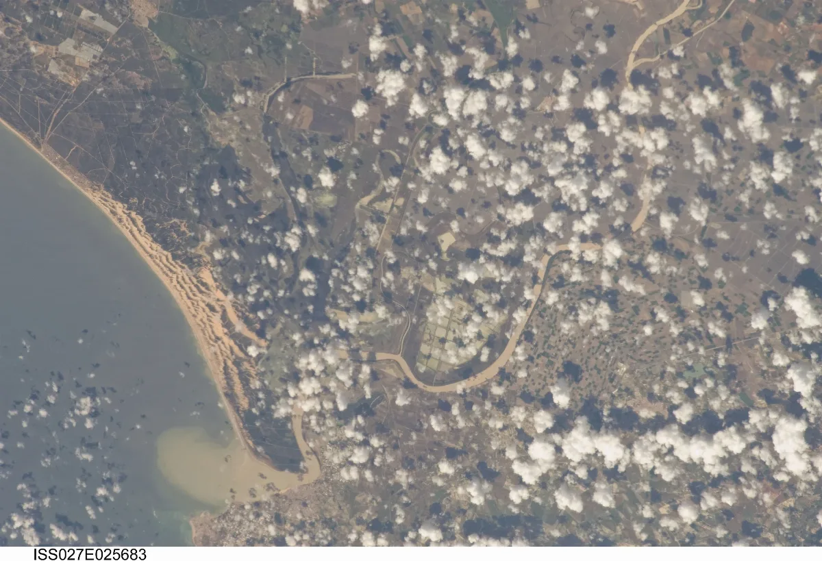 Iss027 E 25683 View Of Earth