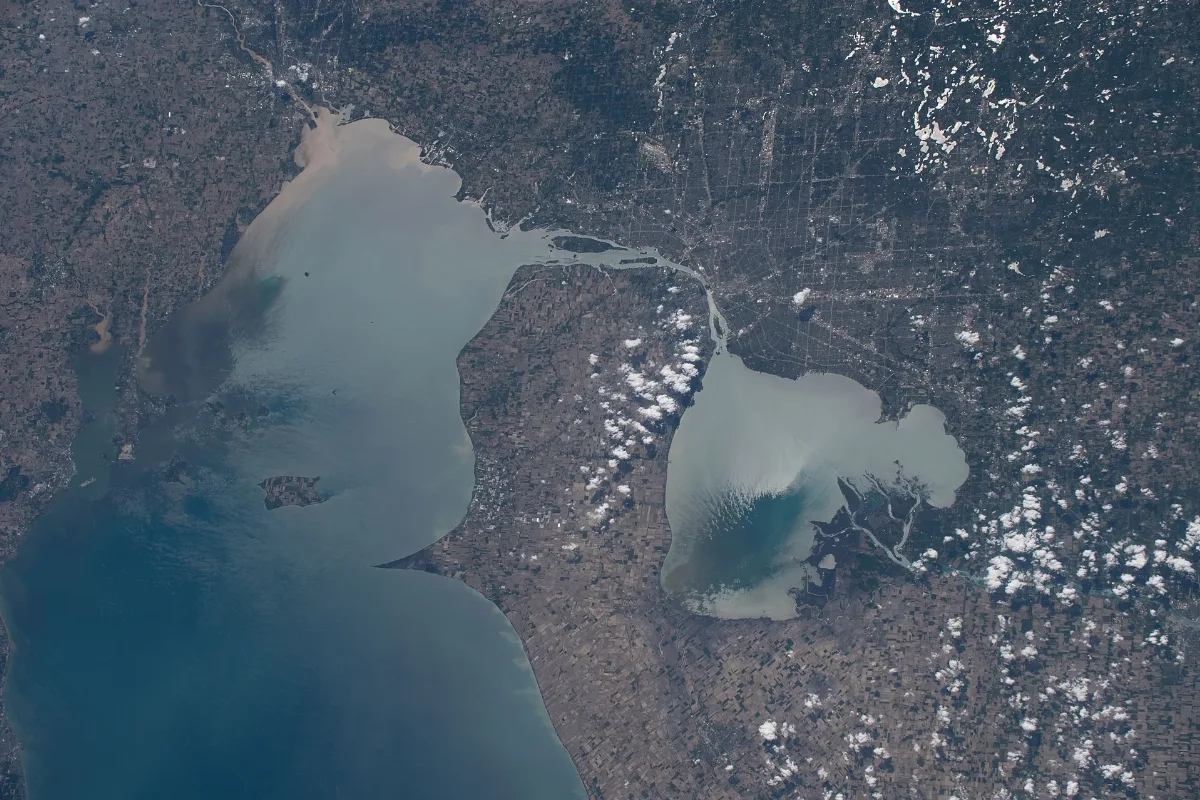 Iss059 E 90279 View Of The Province Of Ontario