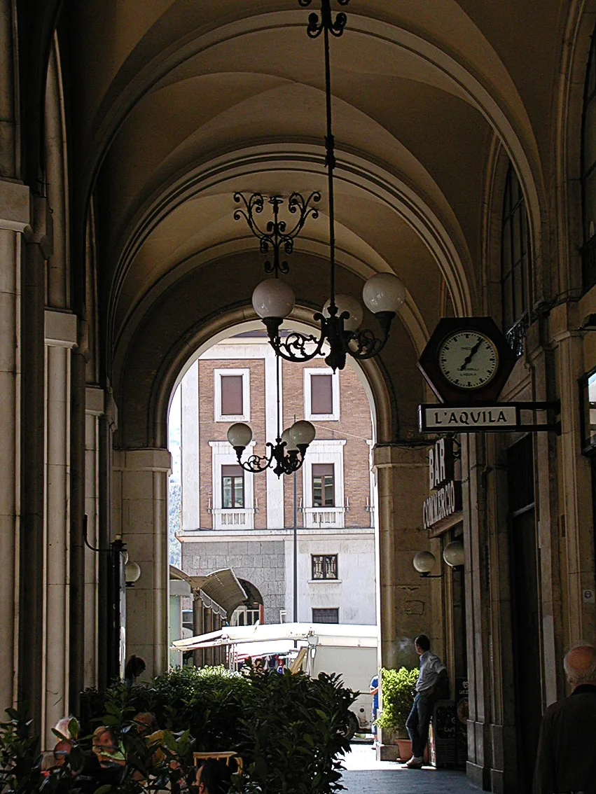 L'aquila, Portici Di Corso Vittorio Emanuele 2007 By Raboe 1