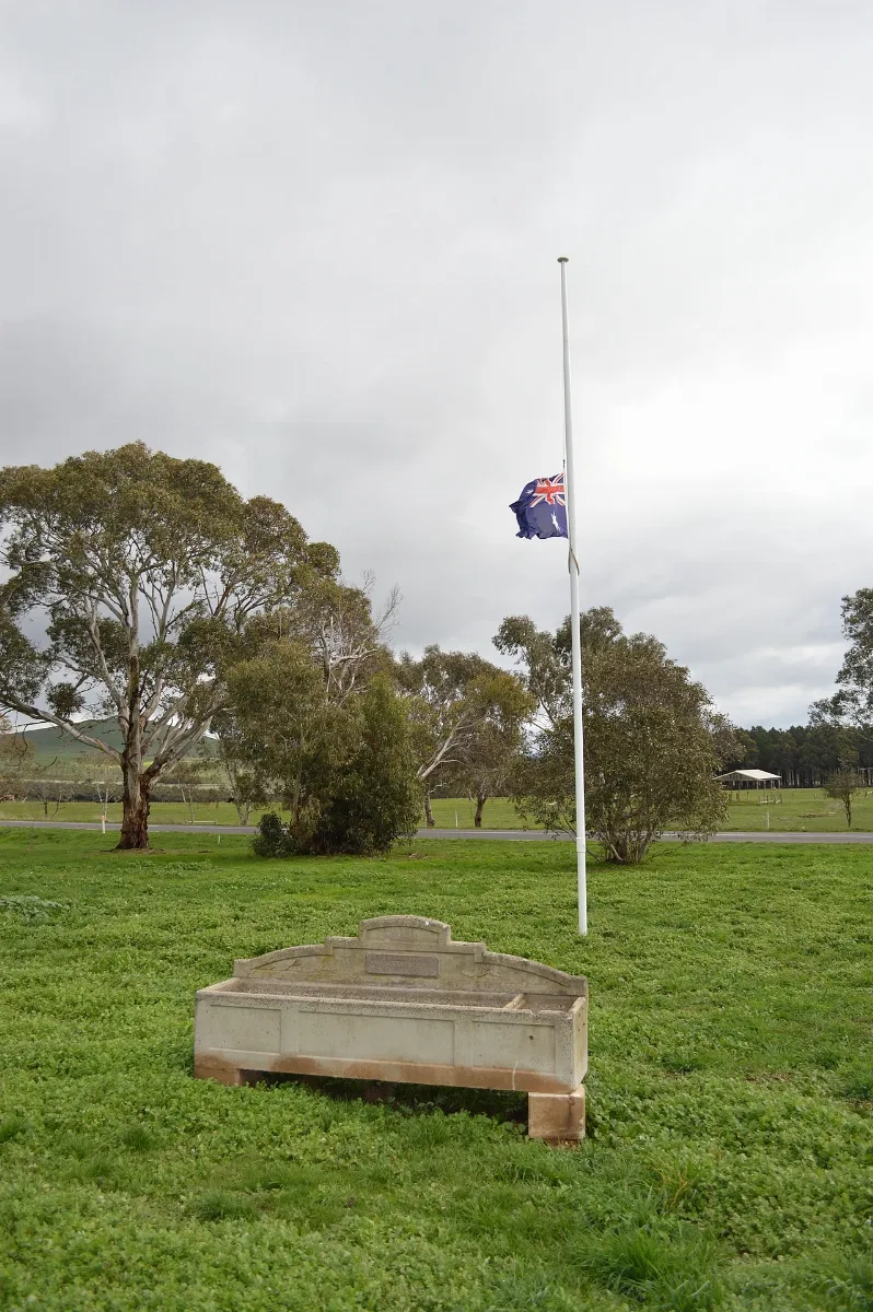 Smeaton Bills Horse Trough 002