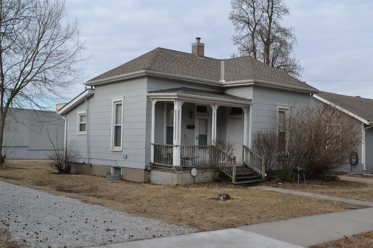 Southeast Green Street Cottage 1, Lee's Summit, Mo