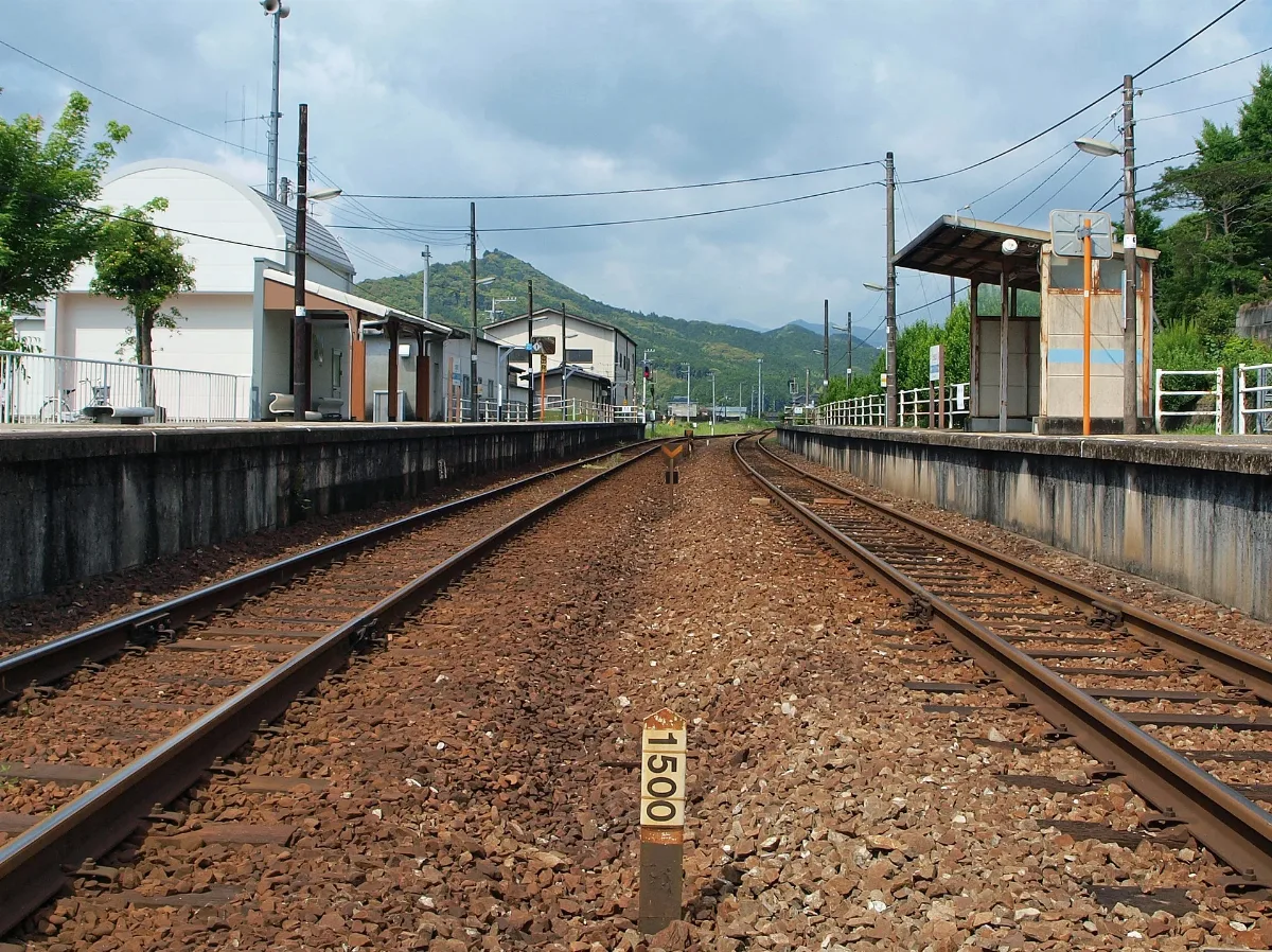 Tosa Kamo Station 02